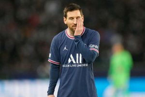 RMC Sport pundit Daniel Riolo isn't impressed with Lionel Messi's gesture following PSG's Ligue 1 triumph