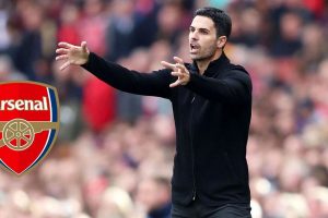 Arsenal manager Mikel Arteta reacts during his side's match against Brighton.