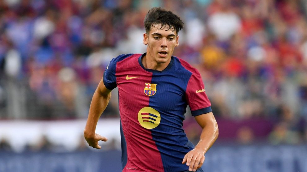 BALTIMORE, MD - AUGUST 06: Barcelona defender Alex Valle (12) dribbles up field during the Barcelona versus AC Milan 2024 Soccer Champions Tour match on August 6, 2024 at M&T Bank Stadium in Baltimore, MD. (Photo by Randy Litzinger/Icon Sportswire) (Icon Sportswire via AP Images)