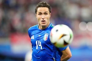 Italy's Federico Chiesa controls the ball during a Group B match between Croatia and Italy at the Euro 2024 soccer tournament in Leipzig, Germany, Monday, June 24, 2024. (AP Photo/Ebrahim Noroozi)